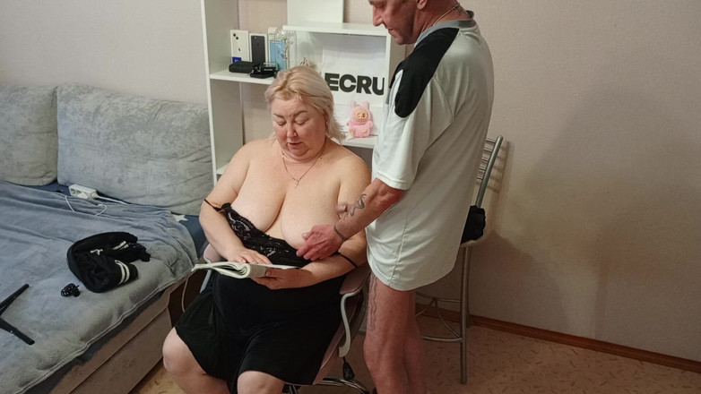 Zona901: Eu masturbando meu pau, fodo minha madrasta na boca e...