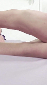 Gorgeous Danny in Hot Footjob!