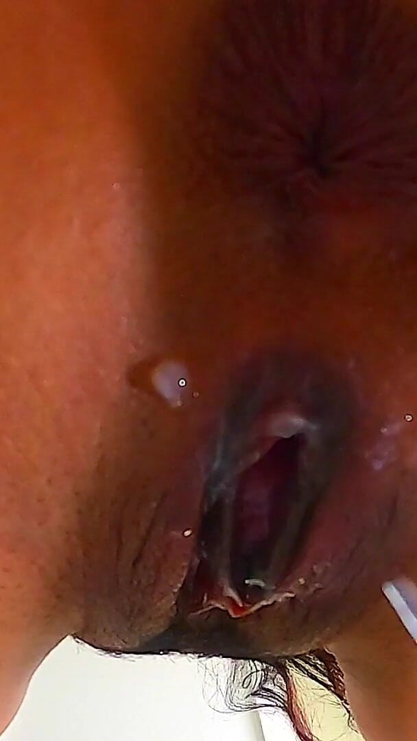 Sophie Pissing & Farting (BIKINI-POPS)