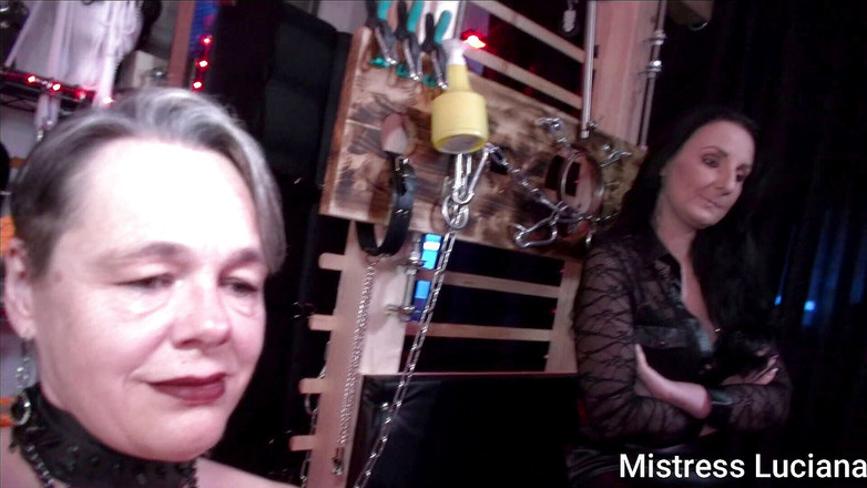 Lady Luciana Di Domizio: हमारे पैर चाटना 2