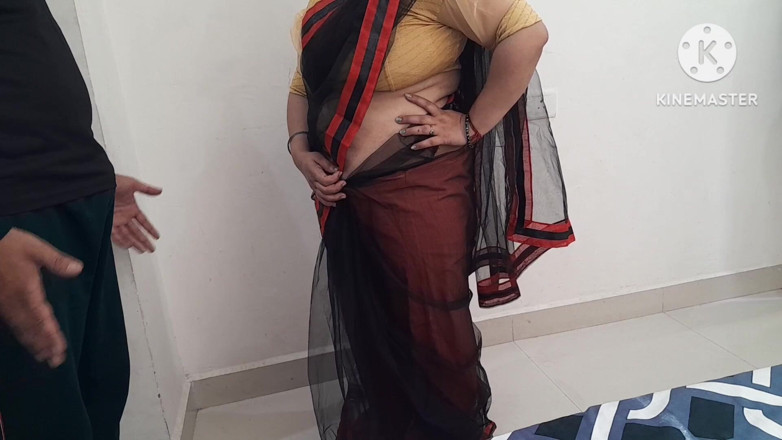 Salmaan001: दर्जी मास्टर घर पर भाभी को चोदता है हिंदी ऑडियो में