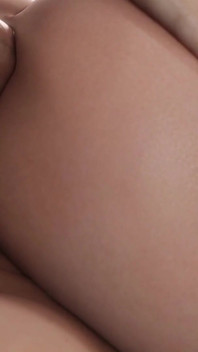 O curvă asiatică are parte de sex anal intens pe la spate, cur strâmt distrus de o pulă uriașă