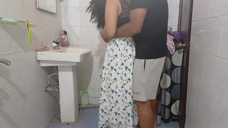 NaughtyWings: De pie estilo perrito en el baño, la diversión suave...