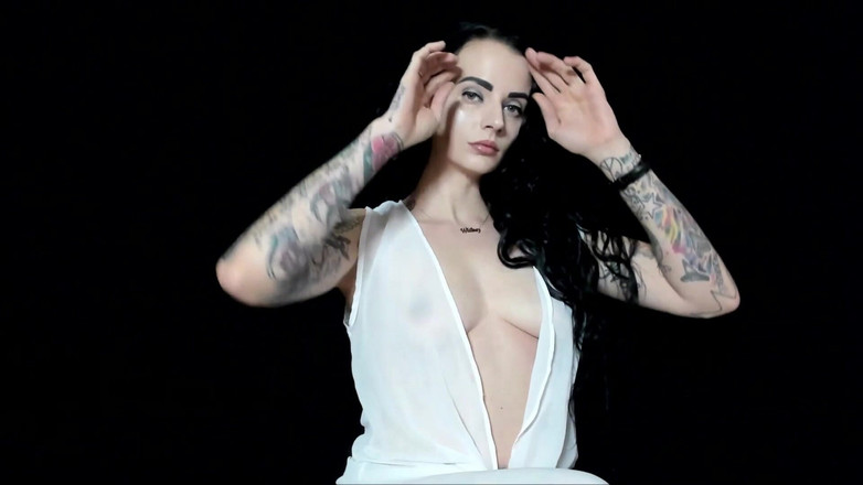 Miss Morticia: 女神の10の命令