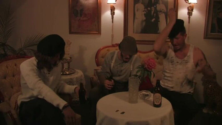 Berlin Orgy: สาวแม่ลูกโตโดนหนุ่มๆ ซอยเป็นแก๊ง