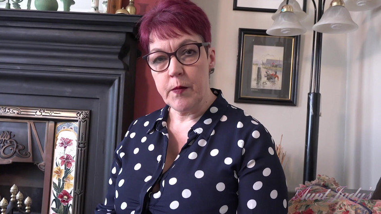Aunt Judy's: Auntjudys - vaše prsatá zralá sexuální terapeutka Layla Bird saje tvého...