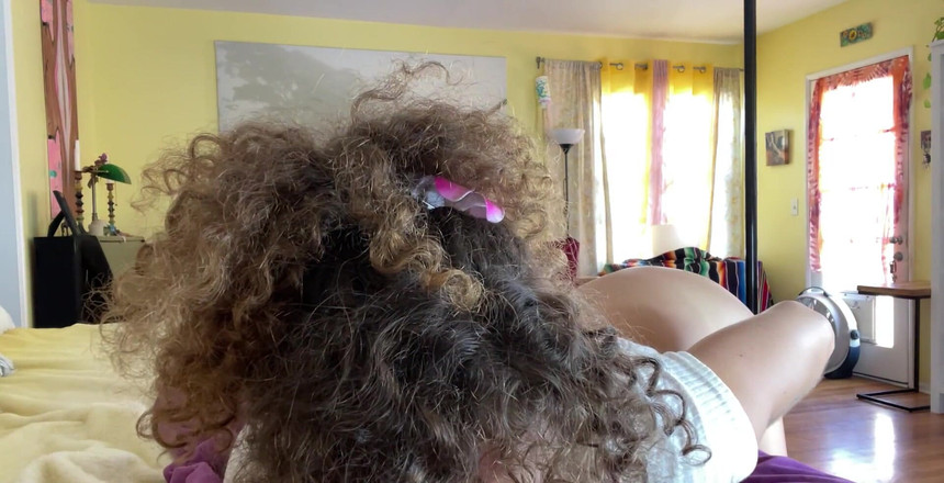 VibeWithMommy: Plačící macecha Perverzní jeans anální šukání pokračování .. Můj zadek je zničen!...