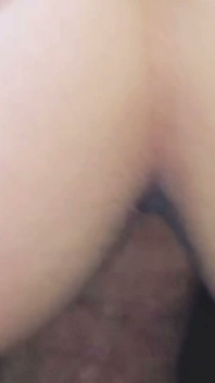 카메라에 모든 것을 시도하는 첫 번째 홈 비디오 귀여운 18 십대