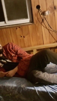 Šukám hobo muže, který žil na půdě opuštěného domu Ft Babyluna939