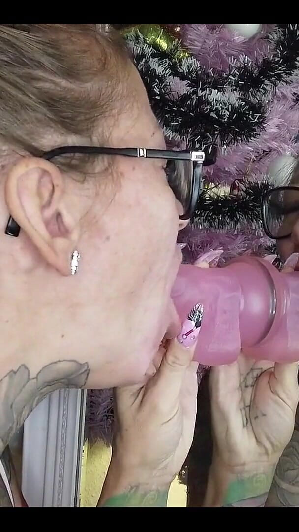 Merry Christmas - a Blowjob (Skully inkson) Merry Christmas - a Blowjob (Skully inkson)