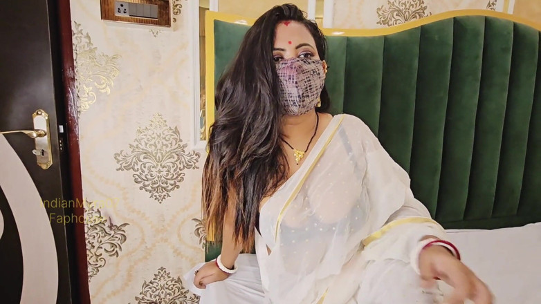 IndianMyra07: Nevlastní máma se nemohla ovládat poté, co viděla ptáka nevlastního...