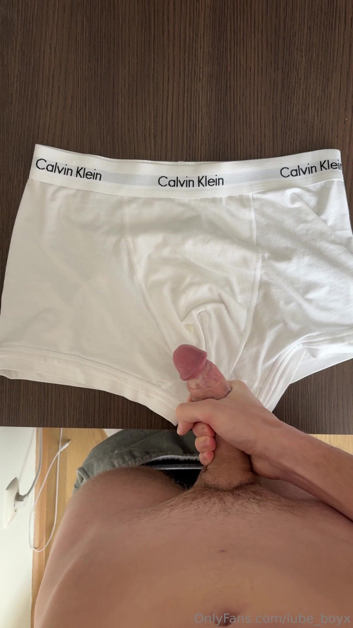 Lubeboyx: Una nuova sborrata sui miei boxer calvin klein
