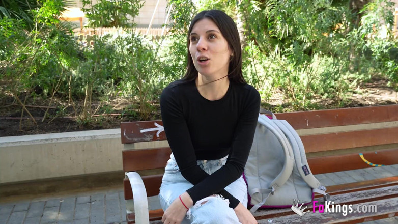 FAKings: La grande bombasse Mia Gallardo veut une sodomie hardcore pour...