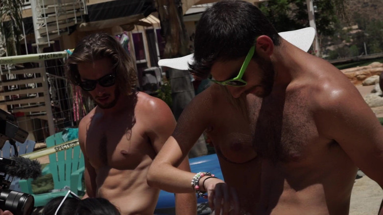 Adam & Eve: Multiple hot babes blowing 3 guys outdoors