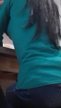 Inesperado trío lésbico en la cocina con hablar sucio