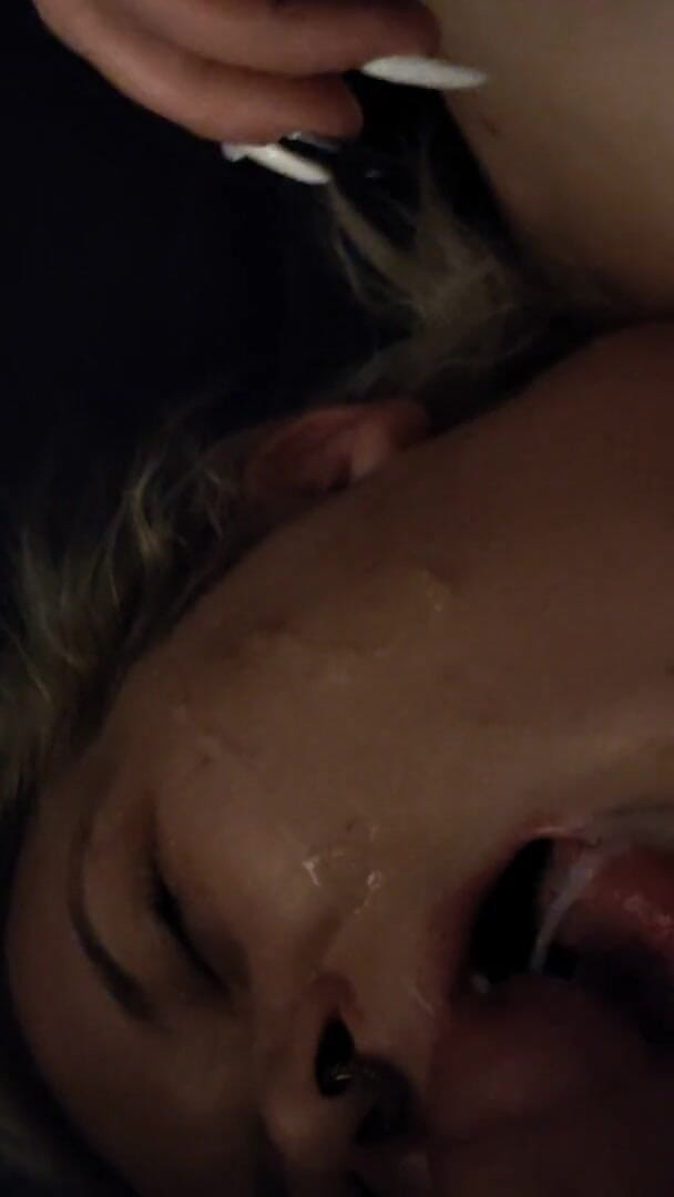 Tongue Out!! (Hot Marry) Tongue Out!! (Hot Marry)