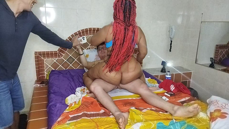 Crisanto999: Ho intenzione di festeggiare con la mia figliastra sto andando...