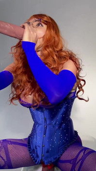 Sissi Stacy ve společnosti Blue Linged a Paly Dildos