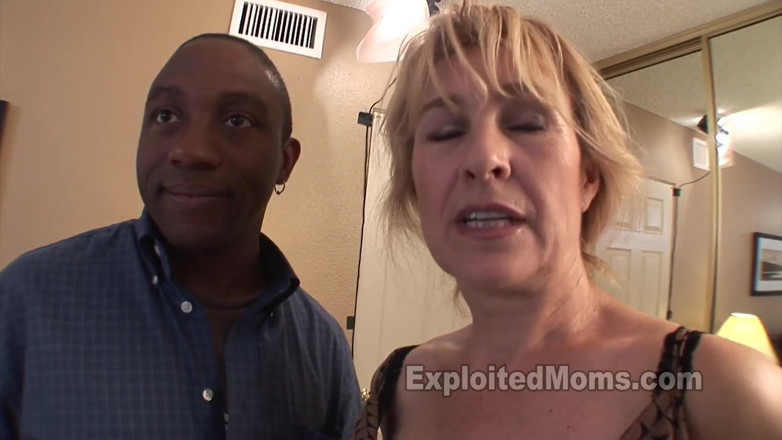 Xes Network: Hot cougar mature tasty thick sexy big ass &amp; tits blonde...