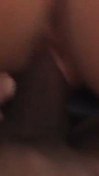 Matură sexy roșcată devorează cu nerăbdare o pulă neagră masivă