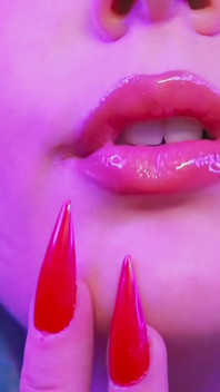 Morrigan Aenslands Kiss