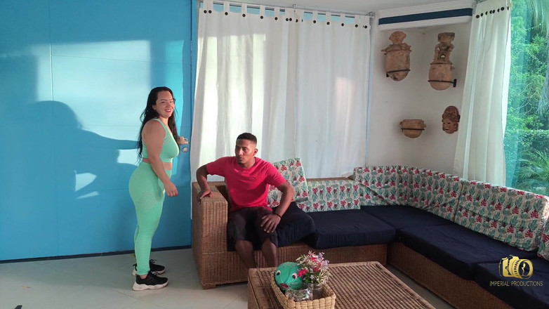 Rioc69: Anita en haar personal trainer laten ons zien hoe we...