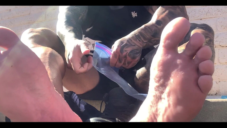 Jasons feet: Prodal další pár ponožky brzy bude docela šťastný footboy