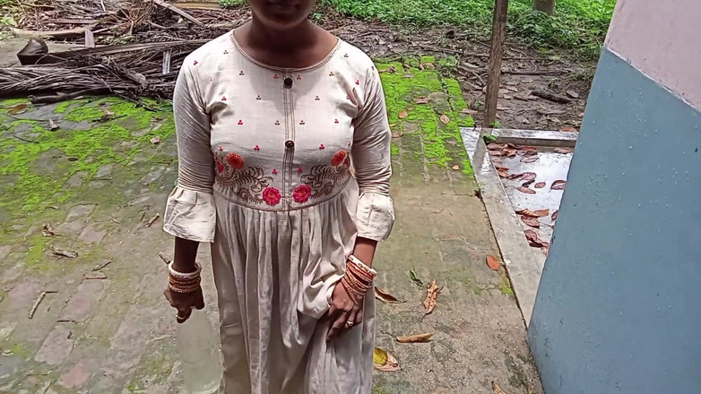 FireeCouple: 見知らぬ人は家に入って水を飲みに行き、私を置いていきました。