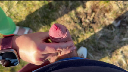 Emma Voyeur: 공공 장소에서 쓰다듬는 걸레년... 그녀는 내가 끝내도록 도와주어