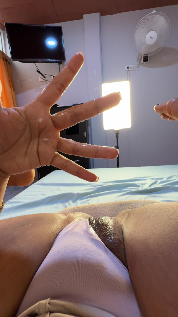 EMY_AND_JONH: Ich bin sehr geil im Hotelzimmer, ich will ficken