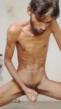 Rajesh Playboy 993 Mostrando Nalgadas En El Culo Masturbándose La Polla Y Corriéndose