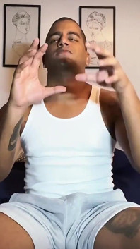 Etek giyen ladyboy beni baştan çıkarıyor