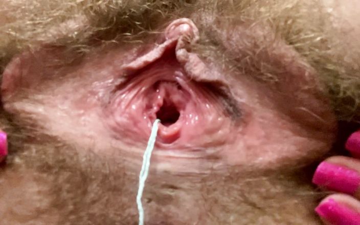 Cuteblonde666: Eu gozei duas vezes durante minha fase! Close na buceta...