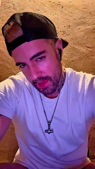 JackSpanish: Yumuşaktan serte: umumi tuvalette işteki yeni molamda sikimin büyümesini izle