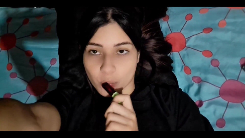 Yulieth Gomez: Papà, ti piace come mi tocco? Sì, papà? Sì? Sì