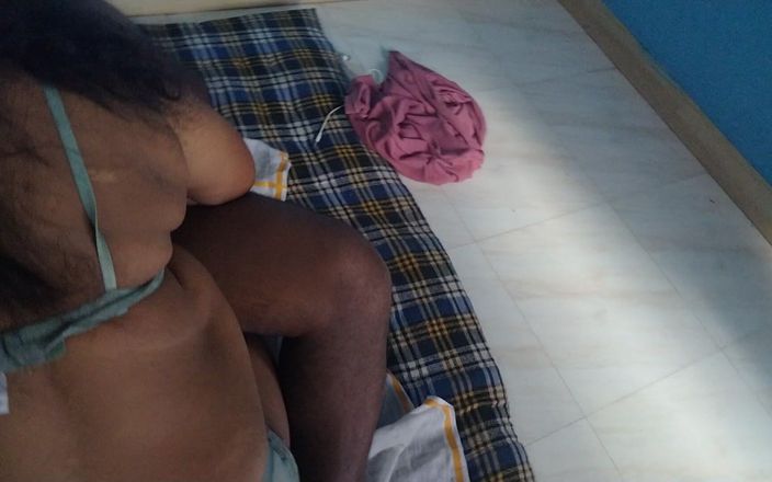 Tamil lesbian: Akka Thambiホットフェラチオと後背位スタイルのホットセックス