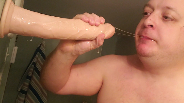 Charlieboy69: Futut în față, oral adânc în gât, pulă uriașă king, vibrator de 11...