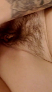 Pussy to Pussy Who Cums první výzva