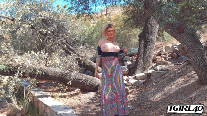Tgirl 40: Trans MILF peggy bambalino reitet ihren dildo