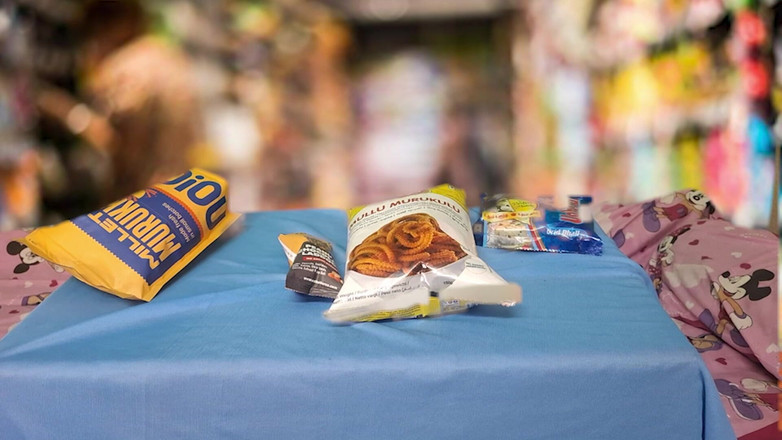 Delightrose: स्टोर मालिक तमिल महिलाओं को चोदता है