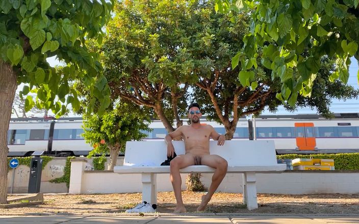 Paul Williams: Desnuda en el parque a plena luz del día