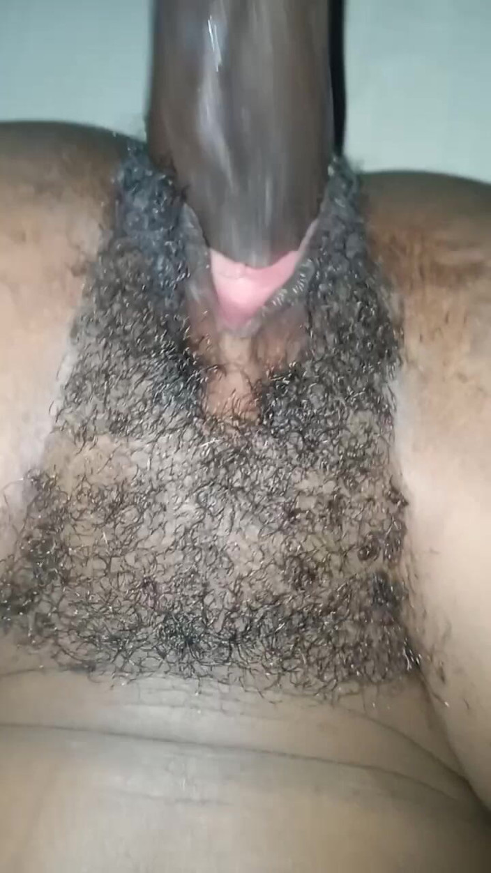 Me and my new slut: Pizdă cu clitoris roz întâlnește o pulă neagră uriașă