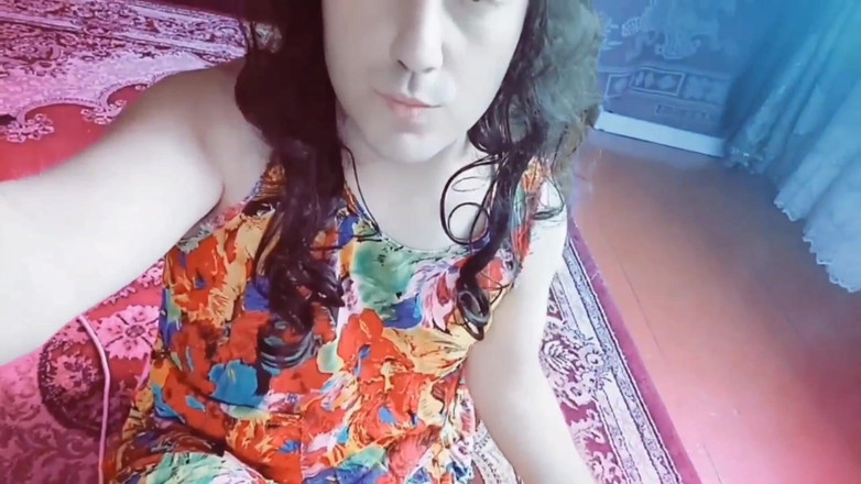 Kitty_Cross: Dolce trans in posa in pizzo robe su letto morbido