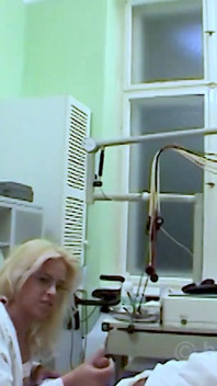 Бритую киску трахнул гинеколог