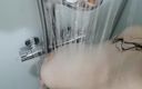 Lilouxxx: A Small Shower to Show off