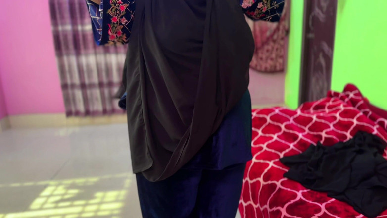 Your Boy's Cum: Egyptský velký zadek Krásná sexy nevlastní sestra otevírá svůj obrovský...