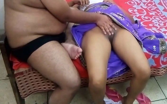 StepSiblingCaught: Istri india kepergok masturbasi memek bebasnya di webcam