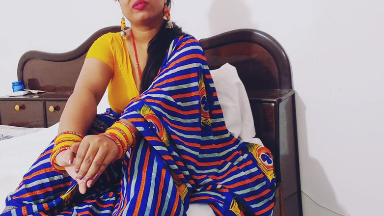 Hotty Jiya Sharmaa: 饥渴的德瓦乱搞华丽的新婚印度哥