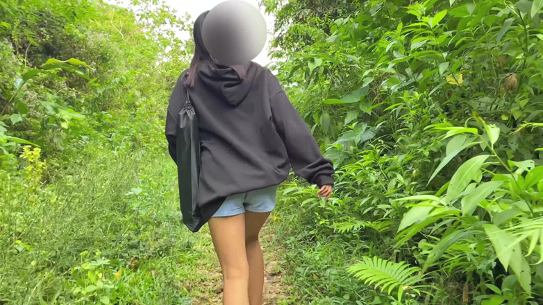 Pinay Shena Mae: Sex in the Woods