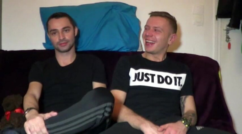 Gaybareback: Oswar wood top - cowok sange ini dicrot di dalam